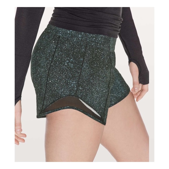 lululemon athletica Pants - Lululemon hotty hot shorts black spec 4 tall